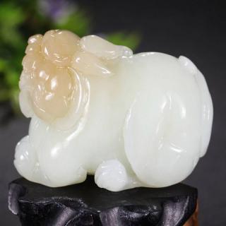 精品和田玉貔貅把件150.67g