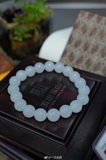 深圳湾一号的嫂子给我们发来图一,还想要一条超顶的和田玉手串,正巧我