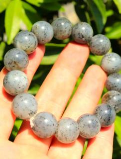 和田玉与青花籽料:艺术融合的典范
